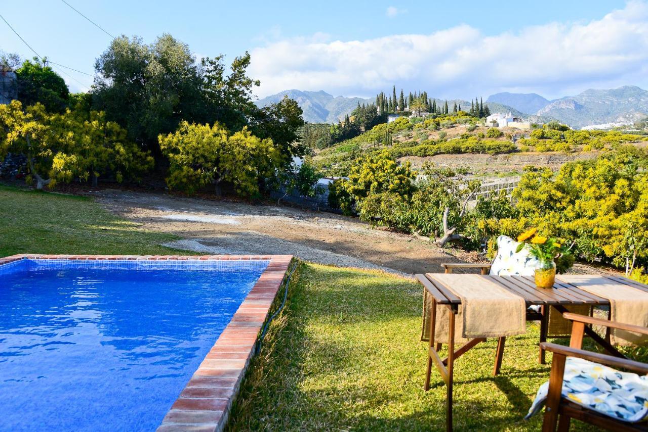 Вилла Casa Entre Nerja Y Фрихилиана Экстерьер фото